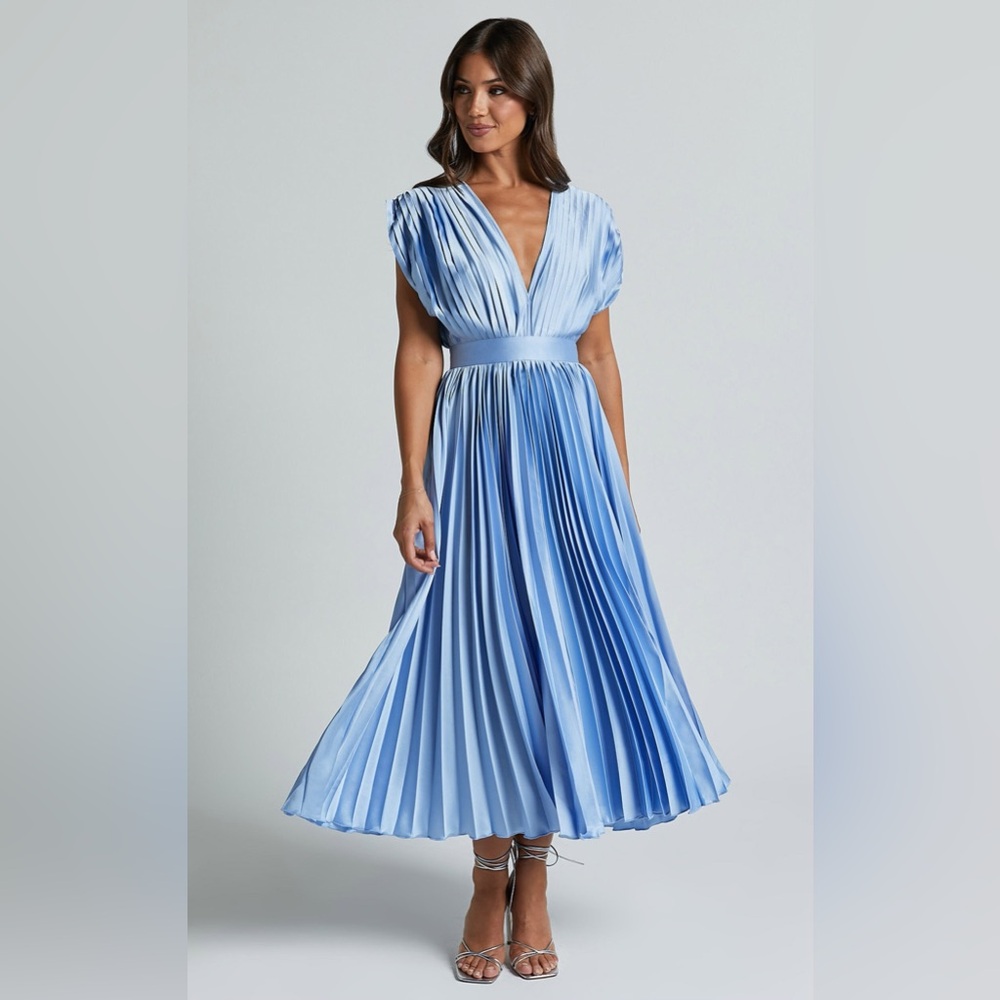 Showpo DELLA MIDI DRESS - PLUNGE NECK SHORT SLEEVE PLEATED DRESS IN BABY BLUE